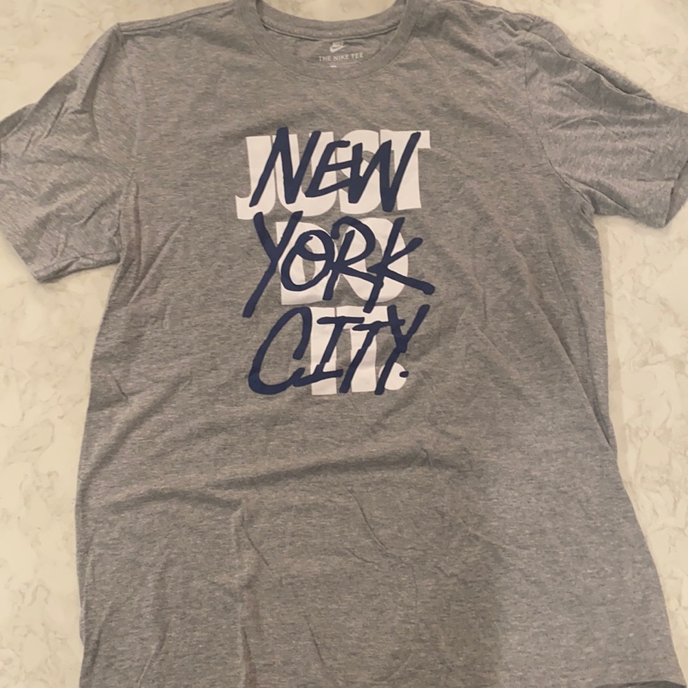 Men’s Large Nike Tshirt